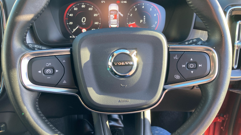 Volvo Xc40 2.0 T4 Momentum 5dr AWD Geartronic Petrol Estate